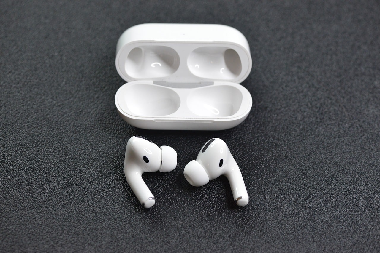 Soldat flertal her The 8 Best AirPods Apps for Android | Mobile Marketing Reads